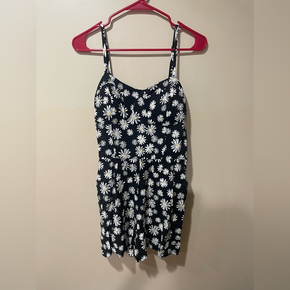 Lily Rose Black and White Floral One Piece Shorts Jumper ~ Jr. Size Large